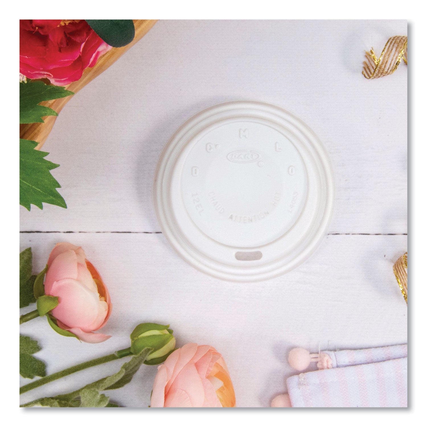 SOLO® Cappuccino Dome Sipper Lids, Fits 12 oz Hot Cups, Plastic, White, 1,000/Carton