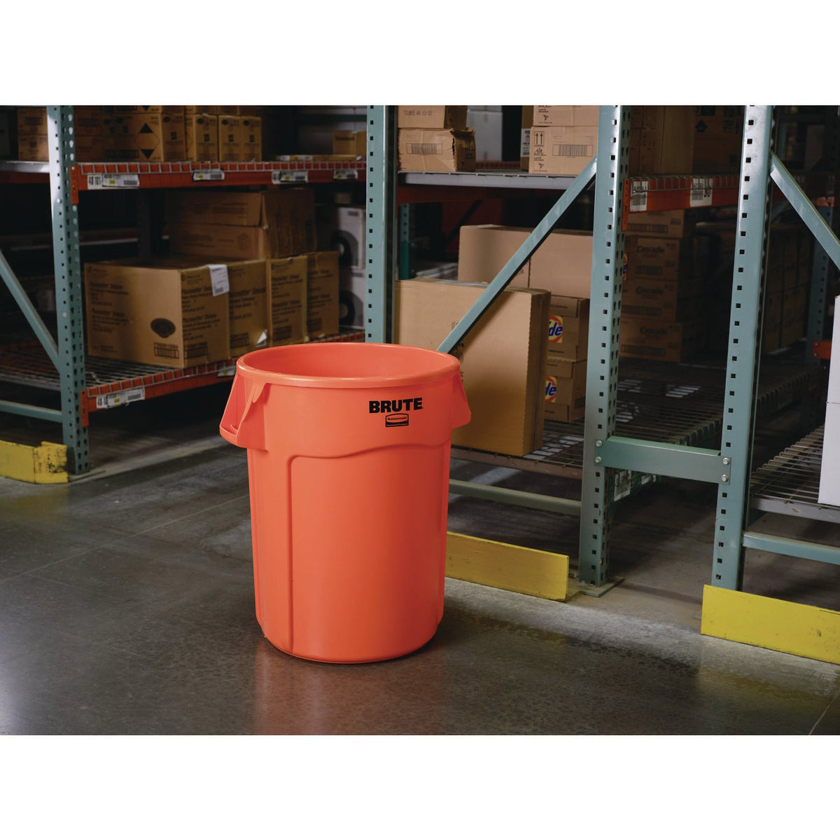 Rubbermaid® Commercial Brute Round Container, 32 gal, Resin, Orange