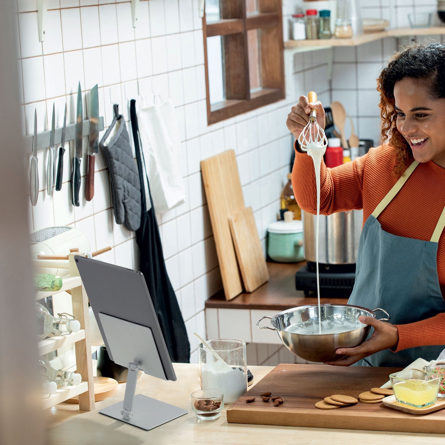 Durable® Adjustable Tablet Stand, Silver - Bloom Skins