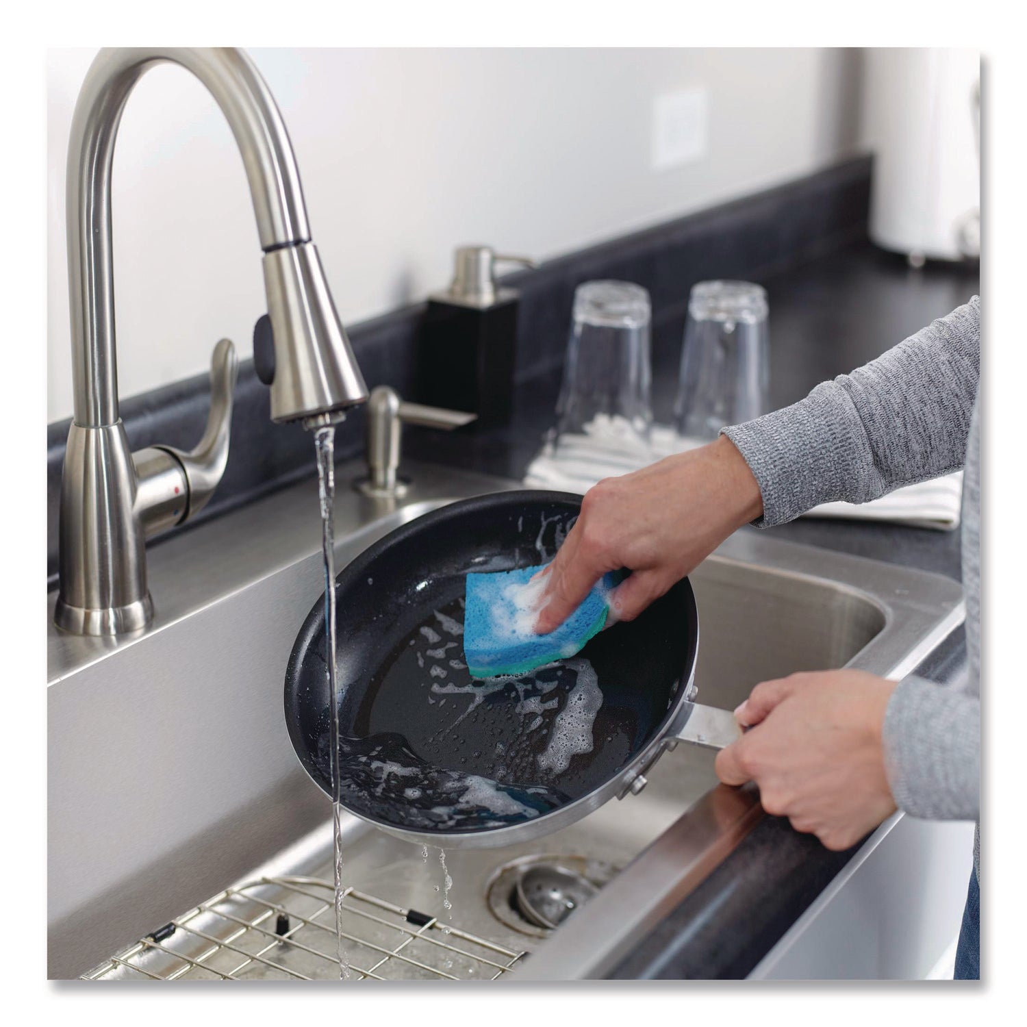 O-Cedar® Scrunge Non-Scratch Scrub Sponge, 2.63" x 4.25", 1" Thick, Green/Blue, 2/Pack