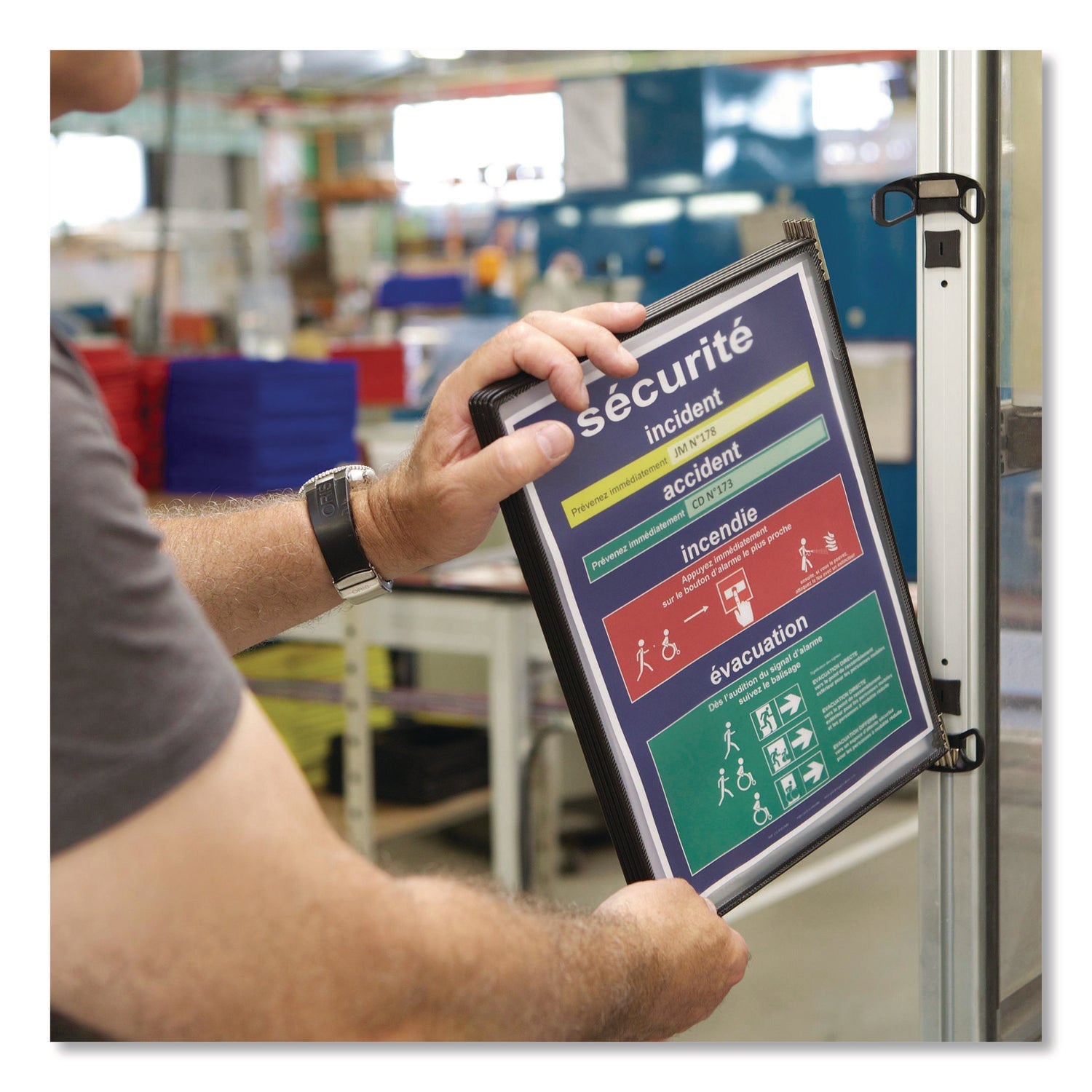 djois® by Tarifold PRO Series Magnetic Wall Reference System, 5 Panels with Black Borders, Black Base - Bloom Skins