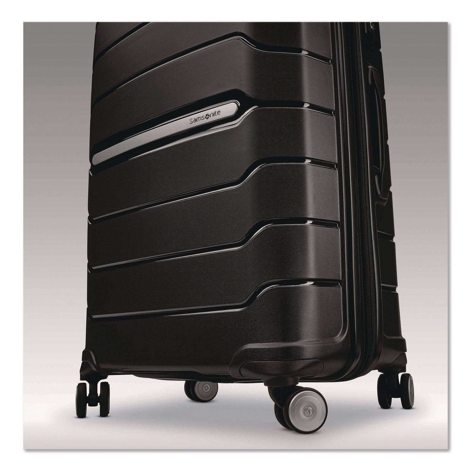 Samsonite® Freeform Hard Side Carry-On Suitcase, Four-Wheeled Spinner, 19.6 x 13.4 x 27.95, Black - Bloom Skins
