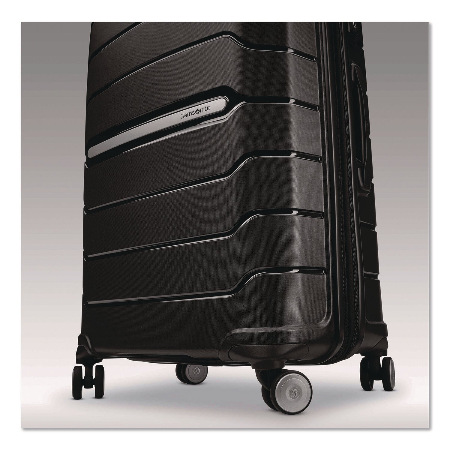 Samsonite® Freeform Hard Side Carry-On Suitcase, Four-Wheeled Spinner, 20.95 x 13.8 x 31.1, Black - Bloom Skins
