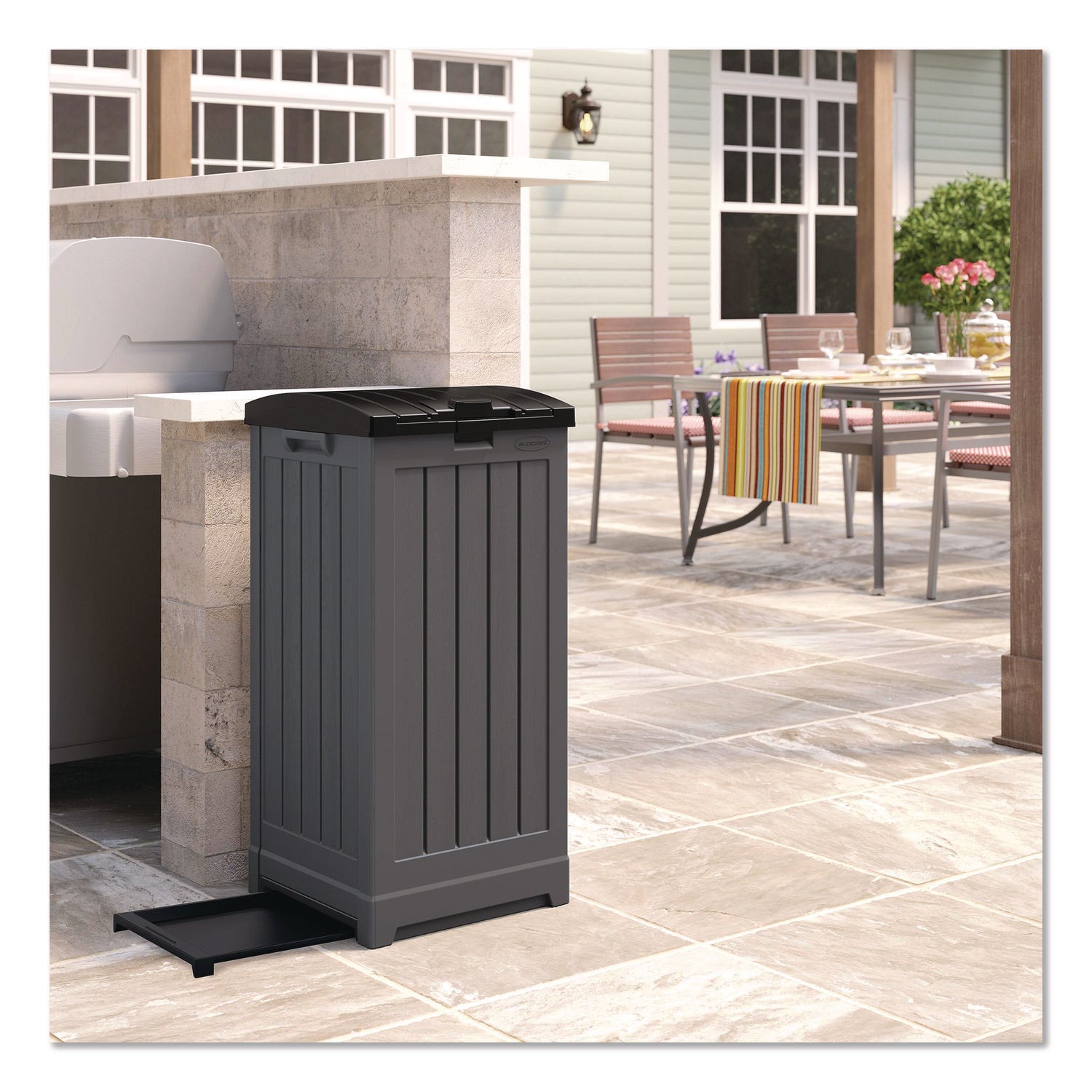 Suncast® 36 to 39 Gallon Trash Hideaway, Plastic/Resin, Peppercorn/Black - Bloom Skins