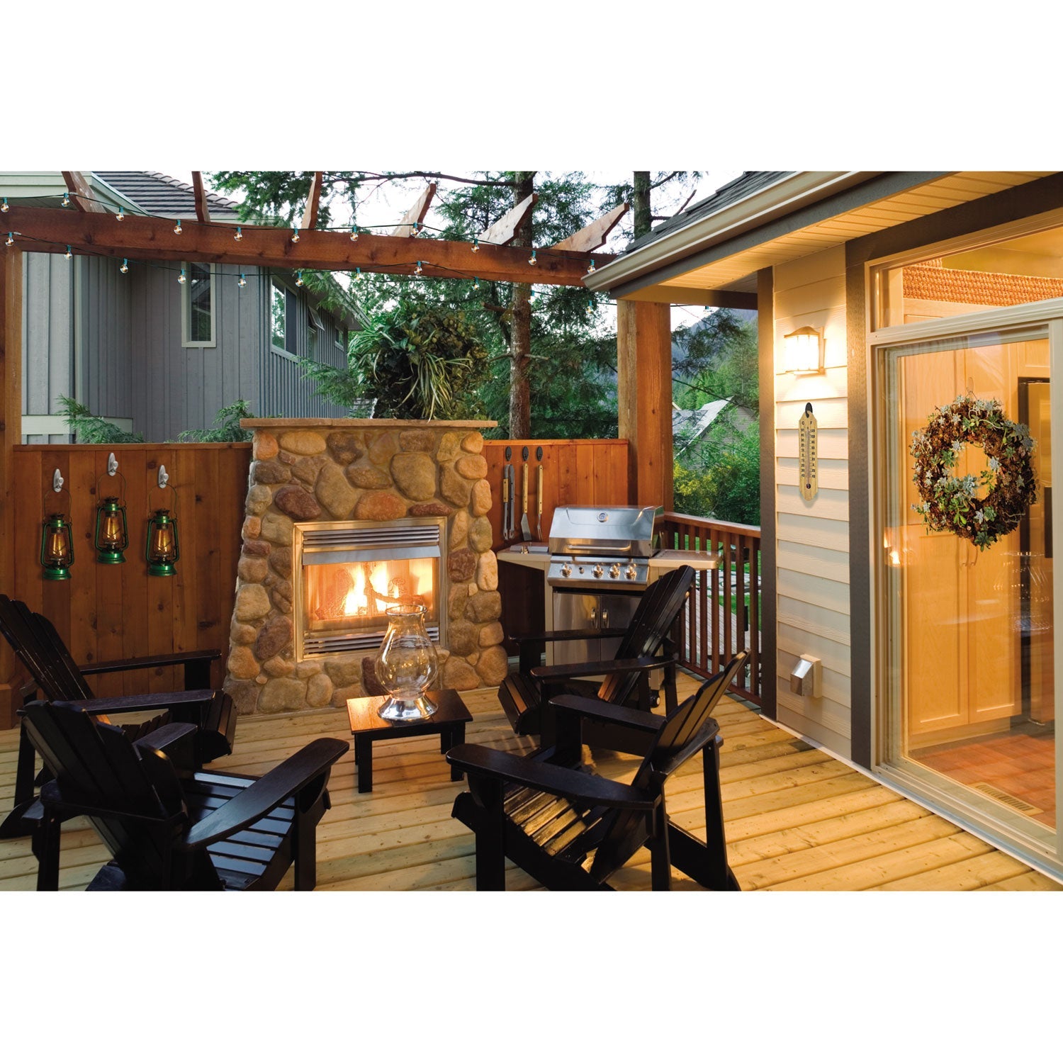 Command™ All Weather Hooks and Strips, Large, Plastic, Clear, 4 lb Capacity, 1 Hook and 2 Strips/Pack