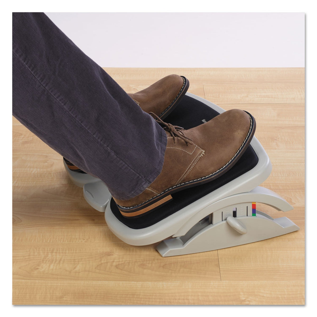 Kensington® SoleMate Comfort Footrest with SmartFit System, 21.5w x 14d x 3.5 to 5h, Gray/Black