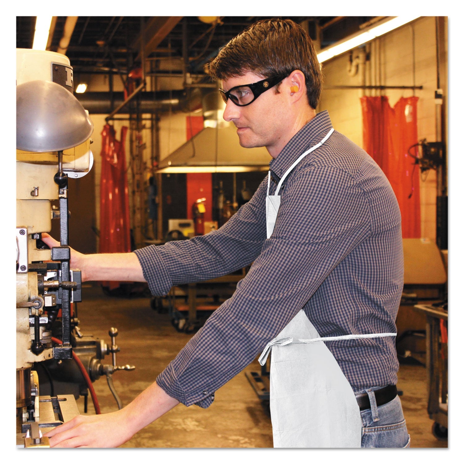 KleenGuard™ A20 Apron, 28" x 40",  One Size Fits All, White - Bloom Skins