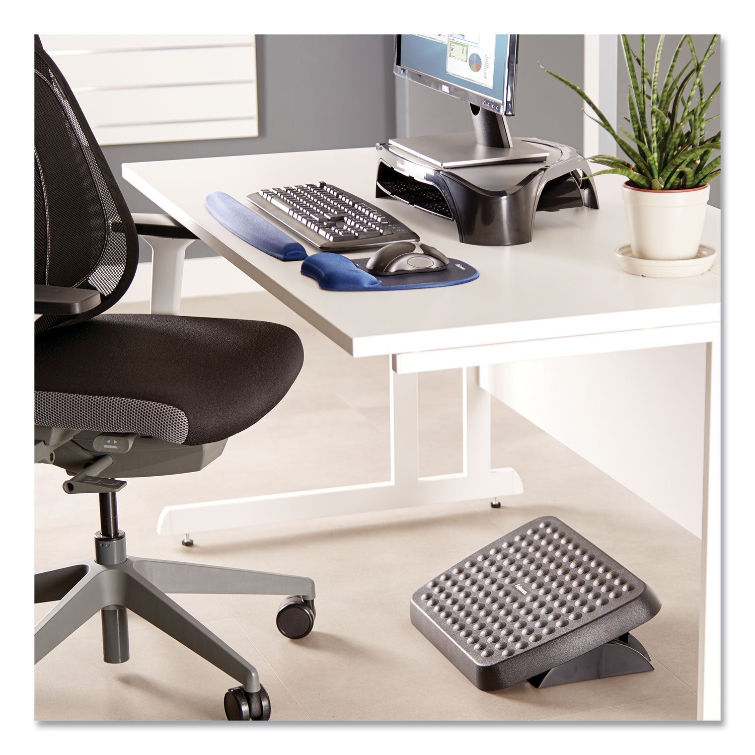 Fellowes® Standard Footrest, Adjustable, 17.63w X 13.13d X 3.75h, Graphite
