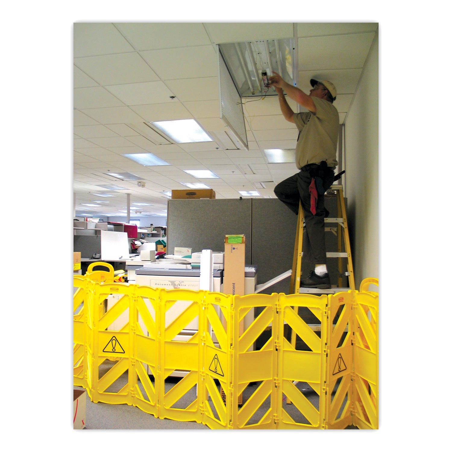 Rubbermaid® Commercial Portable Mobile Safety Barrier, Plastic, 13 ft x 40", Yellow