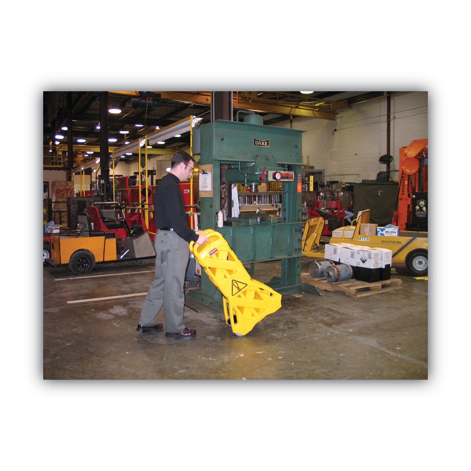 Rubbermaid® Commercial Portable Mobile Safety Barrier, Plastic, 13 ft x 40", Yellow