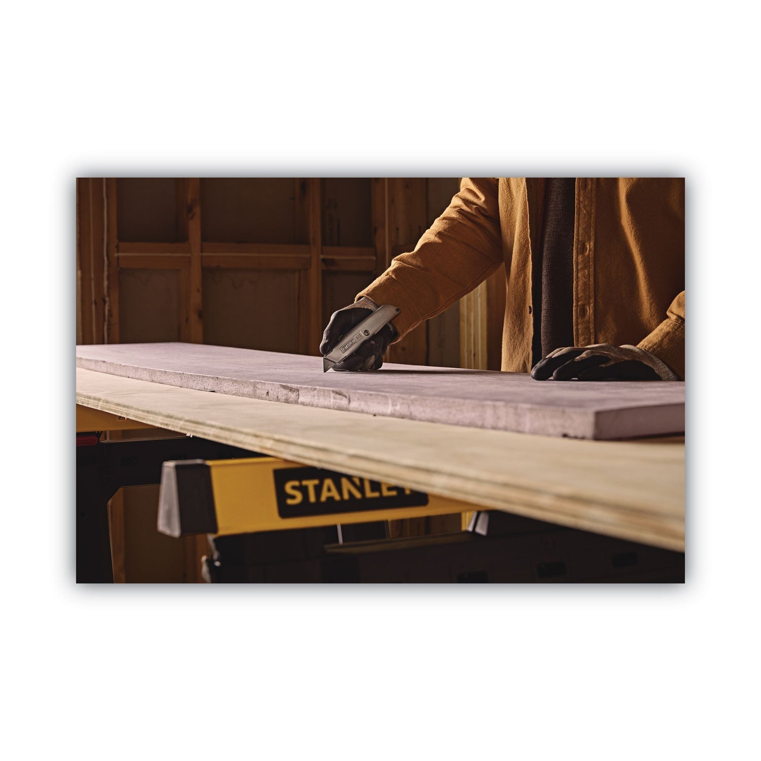 Stanley® Classic 99 Utility Knife with Retractable Blade, 6" Die Cast Handle, Gray