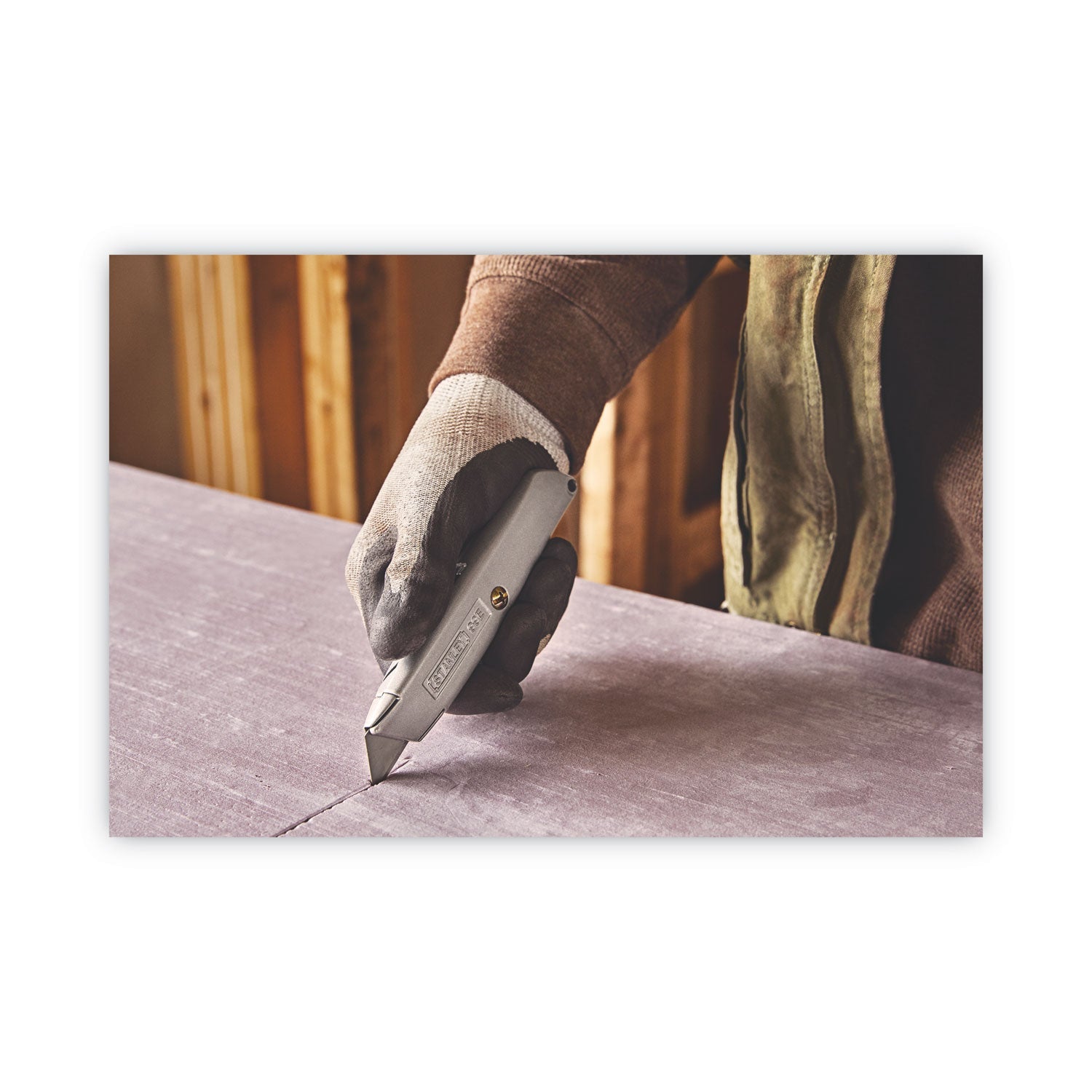 Stanley® Classic 99 Utility Knife with Retractable Blade, 6" Die Cast Handle, Gray