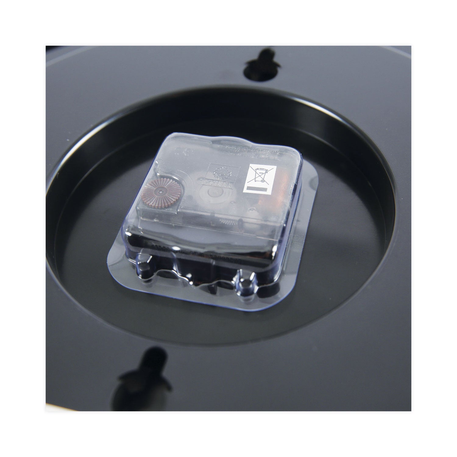 Universal® Indoor/outdoor Round Wall Clock, 13.5" Overall Diameter, Black Case, 1 Aa (sold Separately)