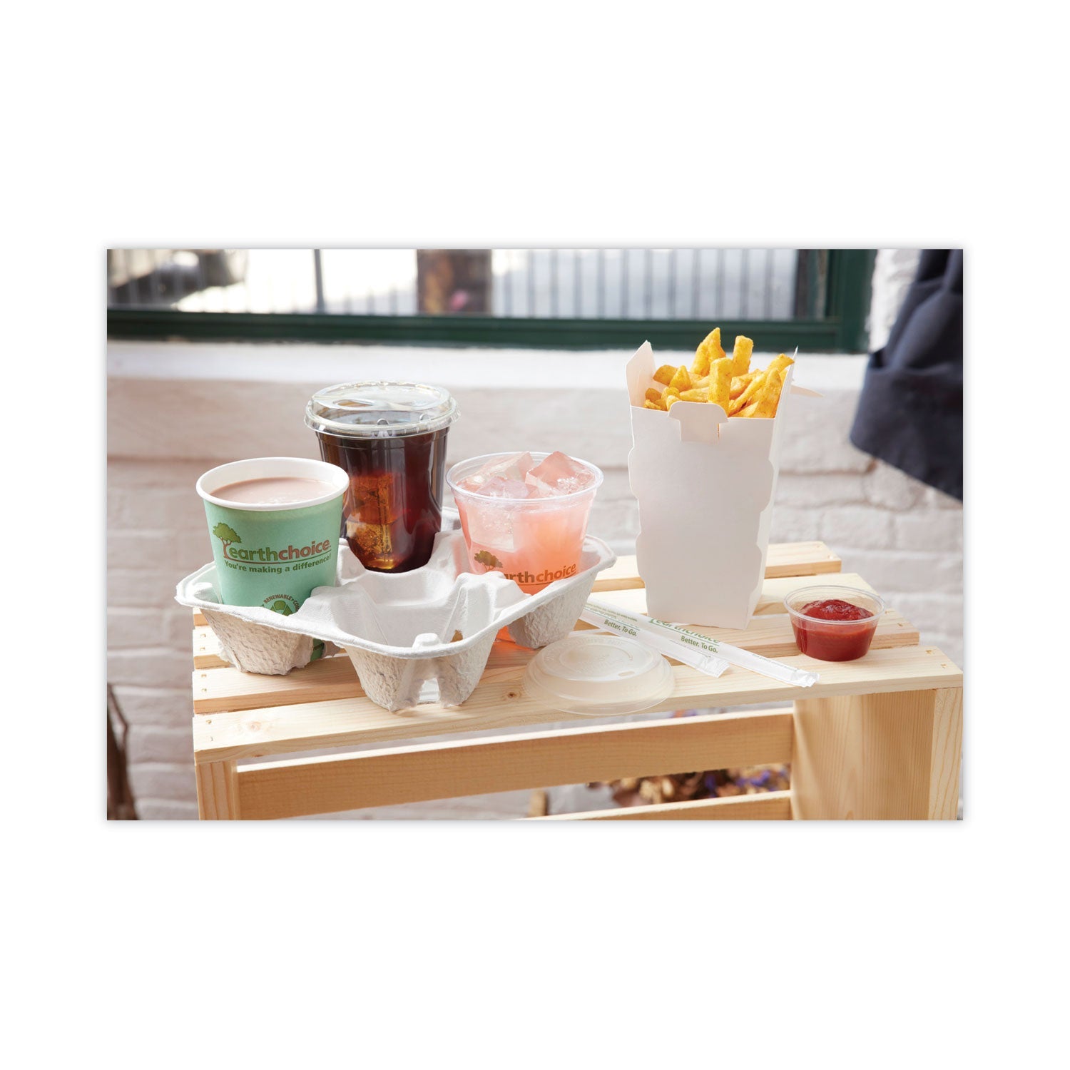 Pactiv Evergreen EarthChoice Carry-Safe Beverage Carrier, 8 oz to 32 oz, Four Cups + Food Tray, Natural, 300/Carton - Bloom Skins