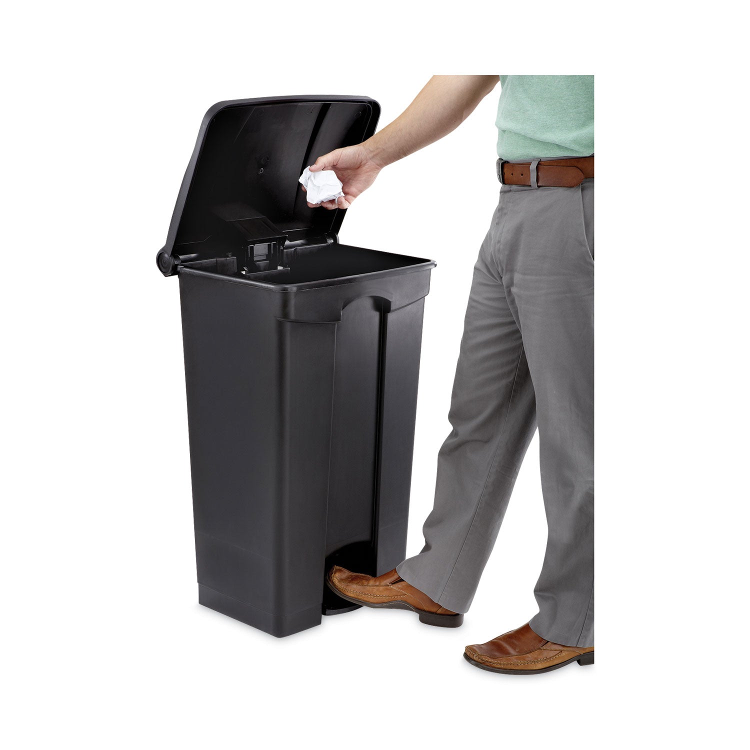 Safco® Large Capacity Plastic Step-On Receptacle, 23 gal, Plastic, Black