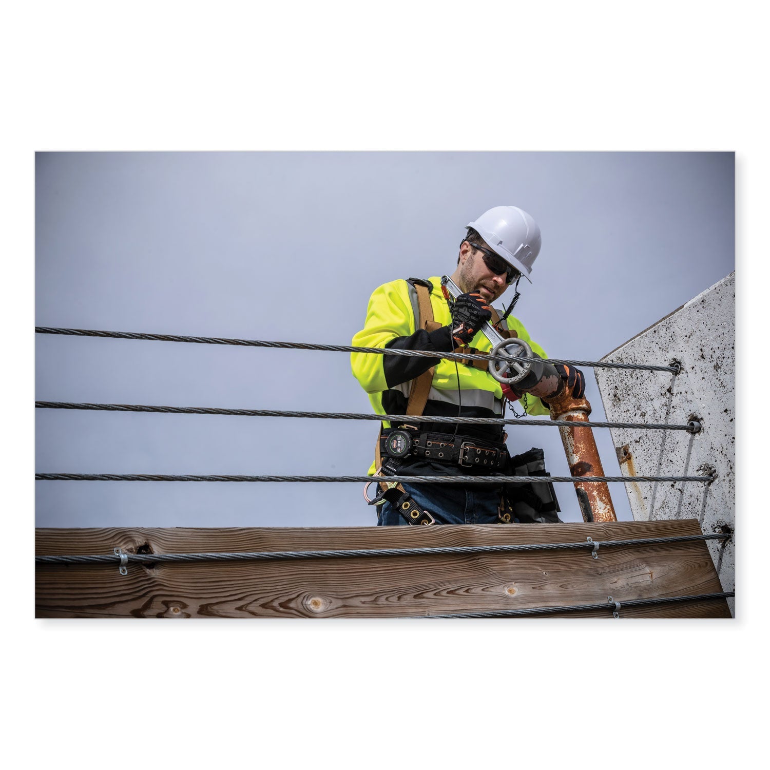 ergodyne® GloWear 8293 Hi-Vis Class 2 Hooded Sweatshirt Black Bottom, Polar Fleece, Small, Lime