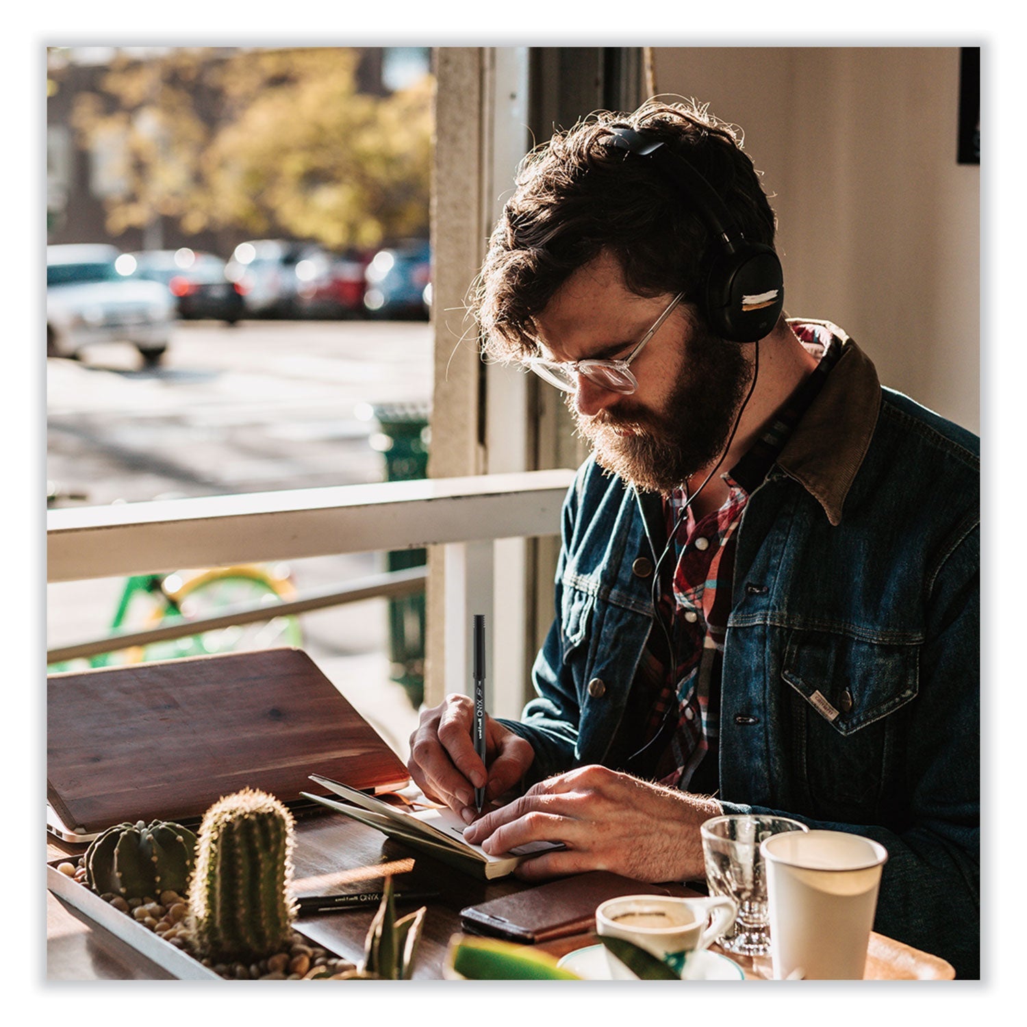uniball® ONYX Rollerball Pen, Stick, Fine 0.7 mm, Blue Ink, Black/Blue Barrel, Dozen