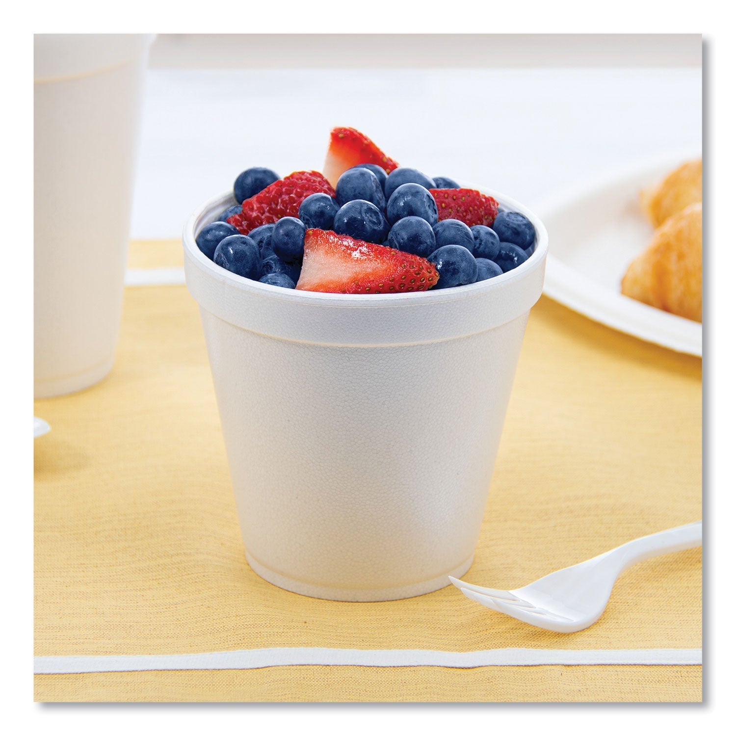 Dart® Foam Containers, Squat, 16 oz, White, 25/Bag, 20 Bags/Carton