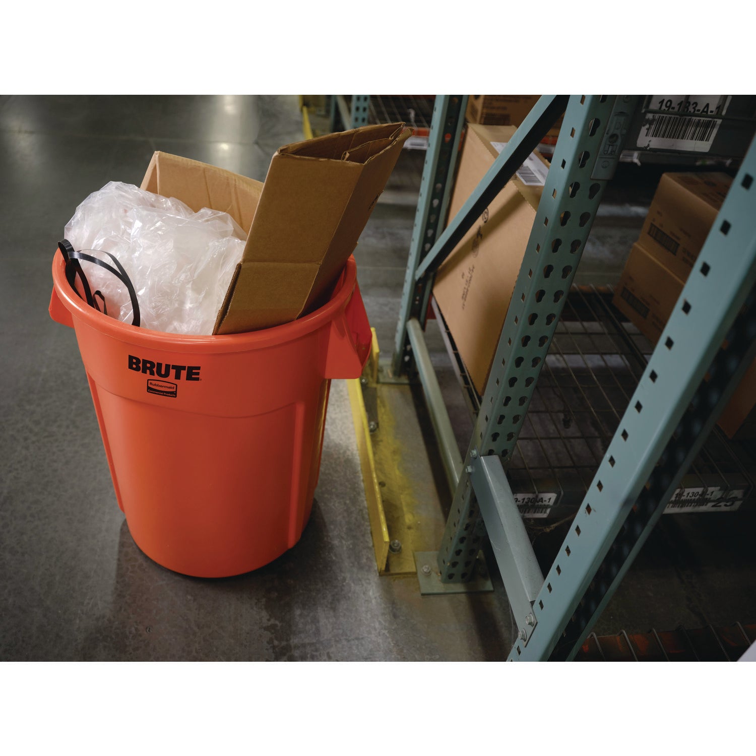 Rubbermaid® Commercial Brute Round Container, 32 gal, Resin, Orange