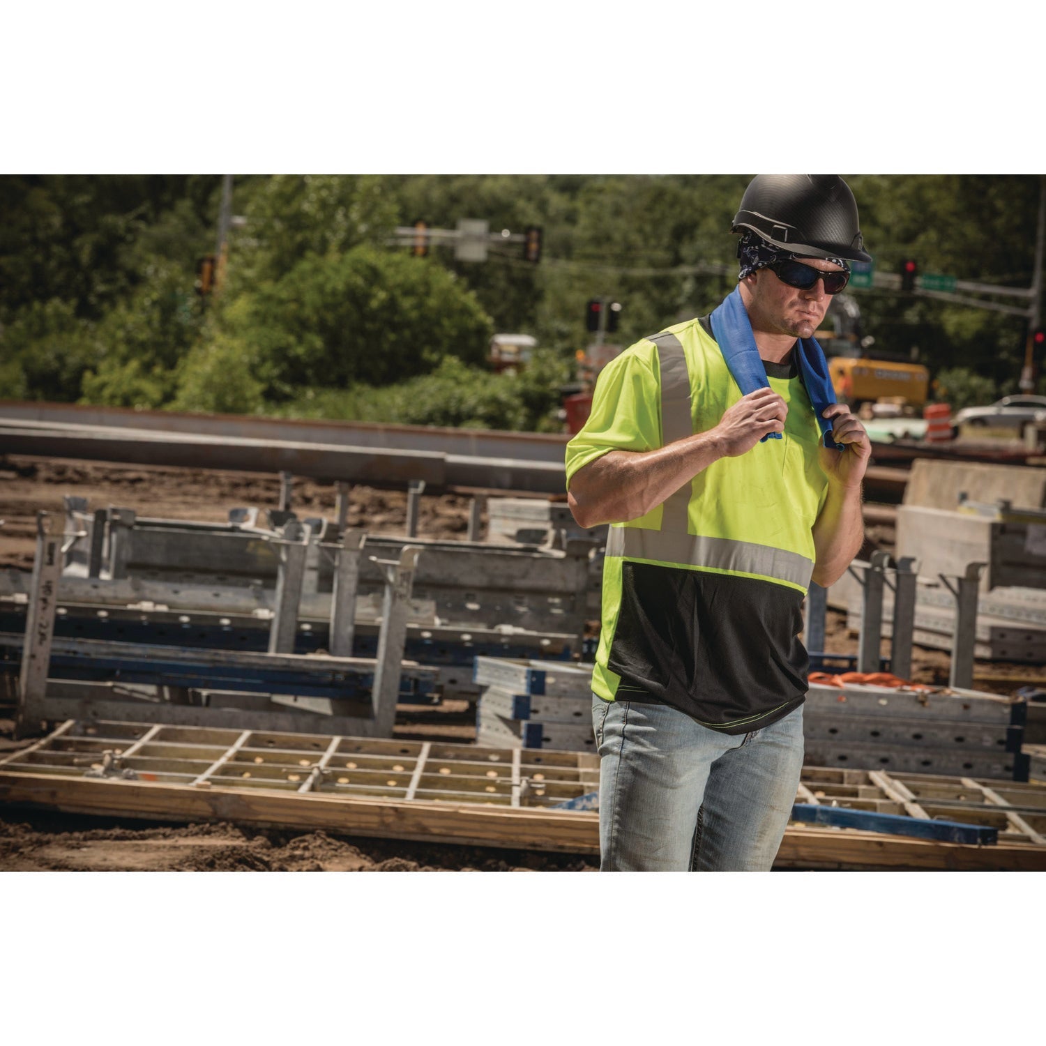 ergodyne® GloWear 8280BK Class 2 Performance T-Shirt with Black Bottom, Large Long, Lime