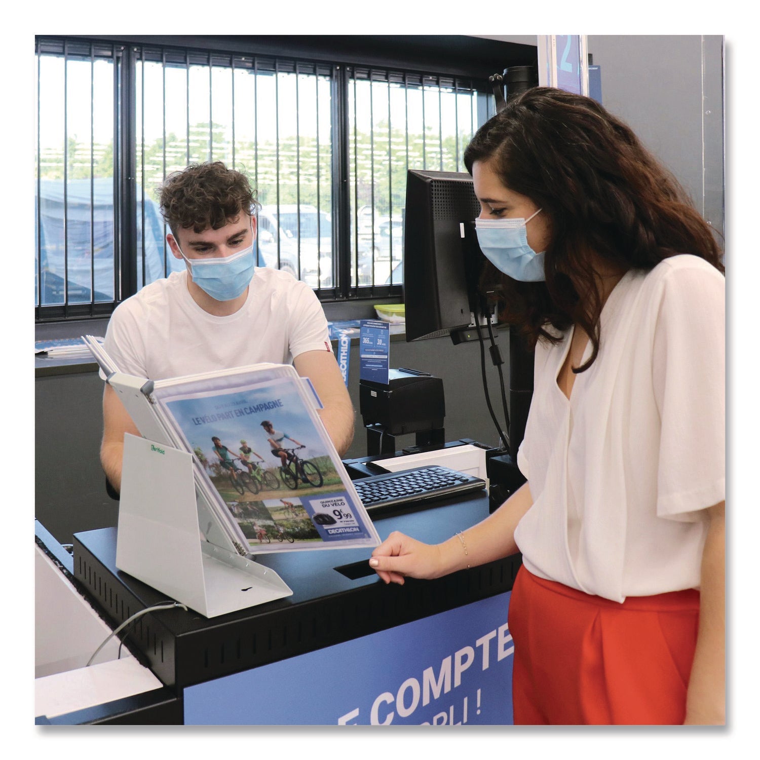 djois® by Tarifold Antimicrobial Desktop Reference and Display System, 10 Panels with White Borders, White Base - Bloom Skins