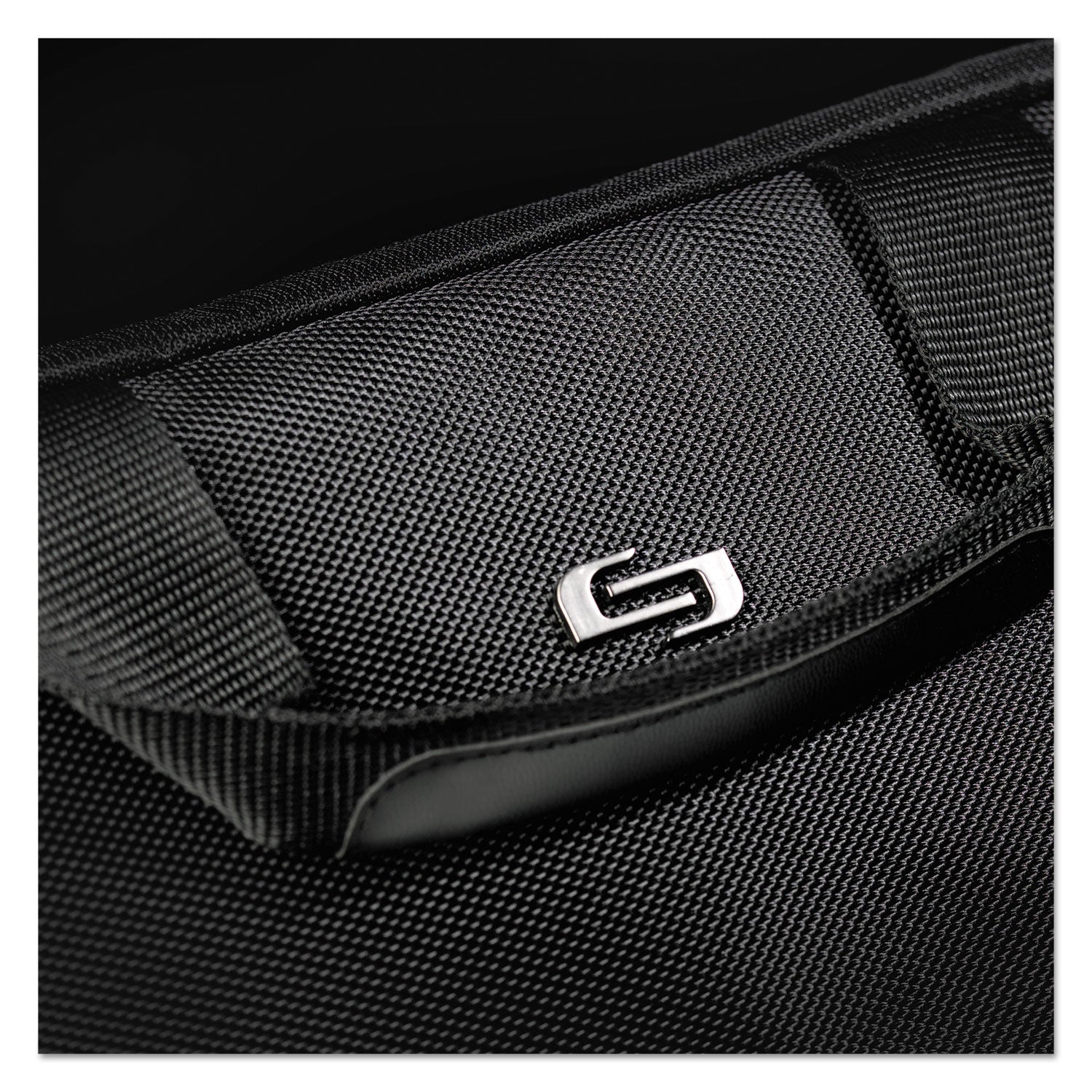 Solo Pro Slim Brief, Fits Devices Up to 16", Polyester, 15.5 x 2 x 11.5, Black - Bloom Skins