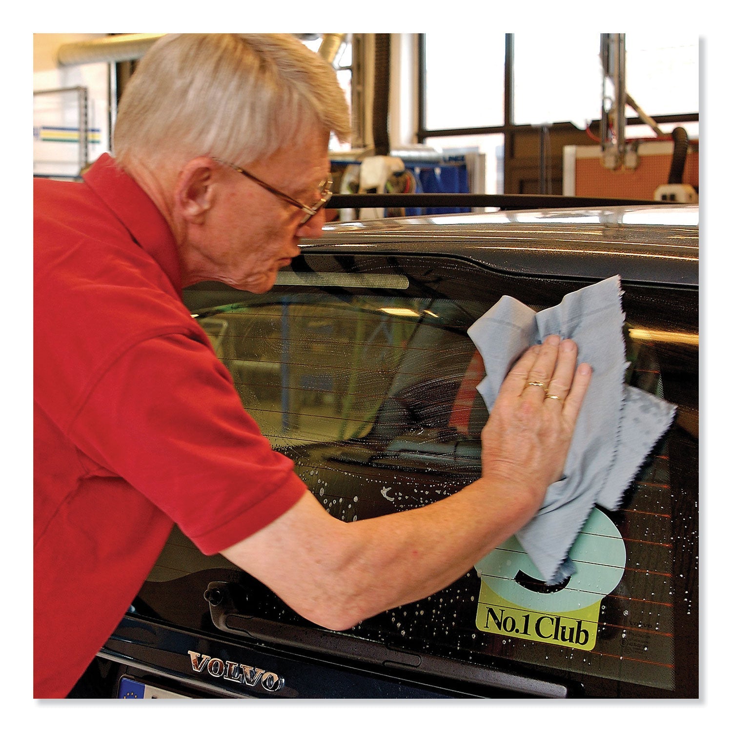 Tork® Windshield Towel, 2-Ply, 9.13 x 10.25, Blue, 140/Pack, 16 Packs/Carton