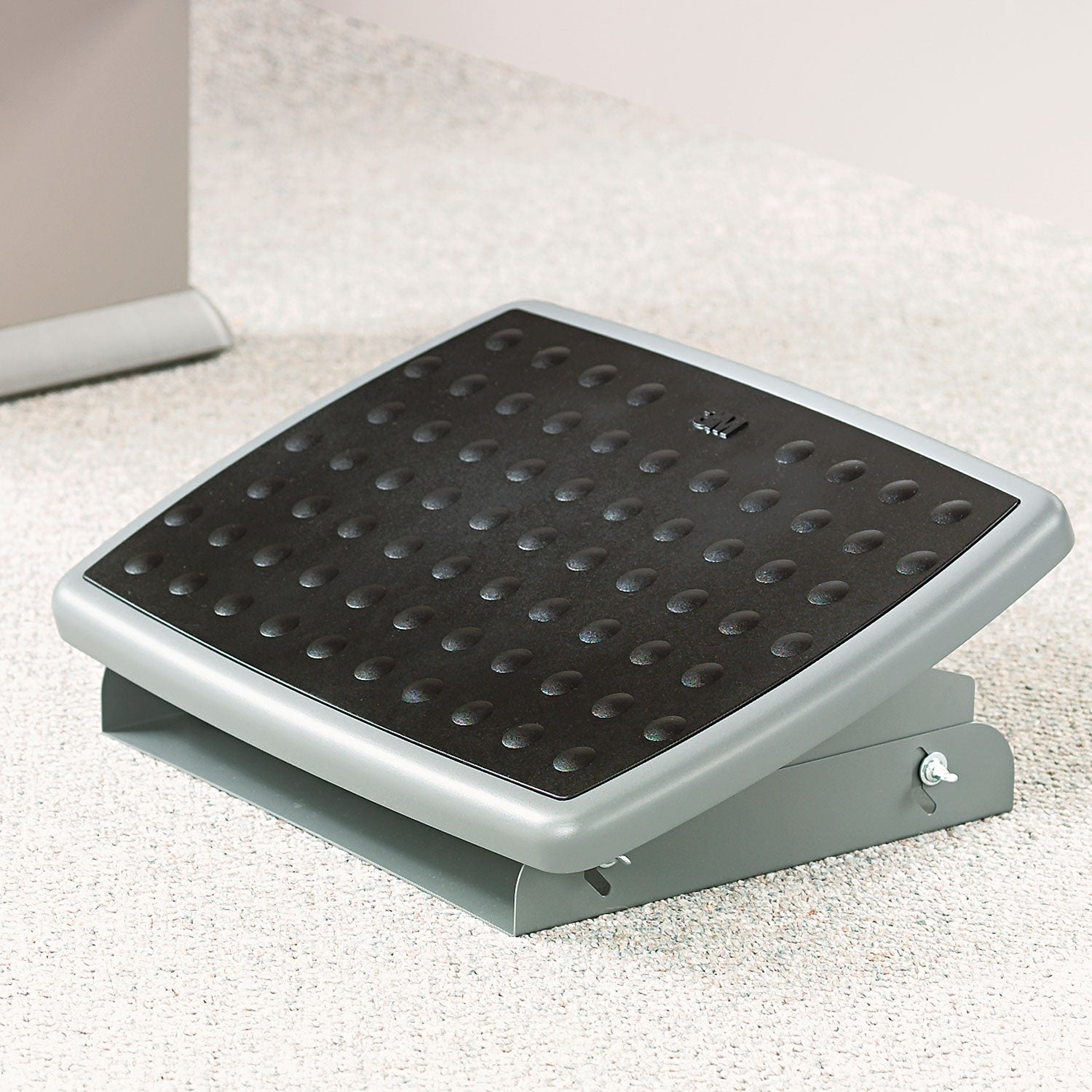 3M™ ADJUSTABLE HEIGHT/TILT FOOTREST, NONSKID PLATFORM, 18W X 13D X 4 TO 4.75H, CHARCOAL GRAY