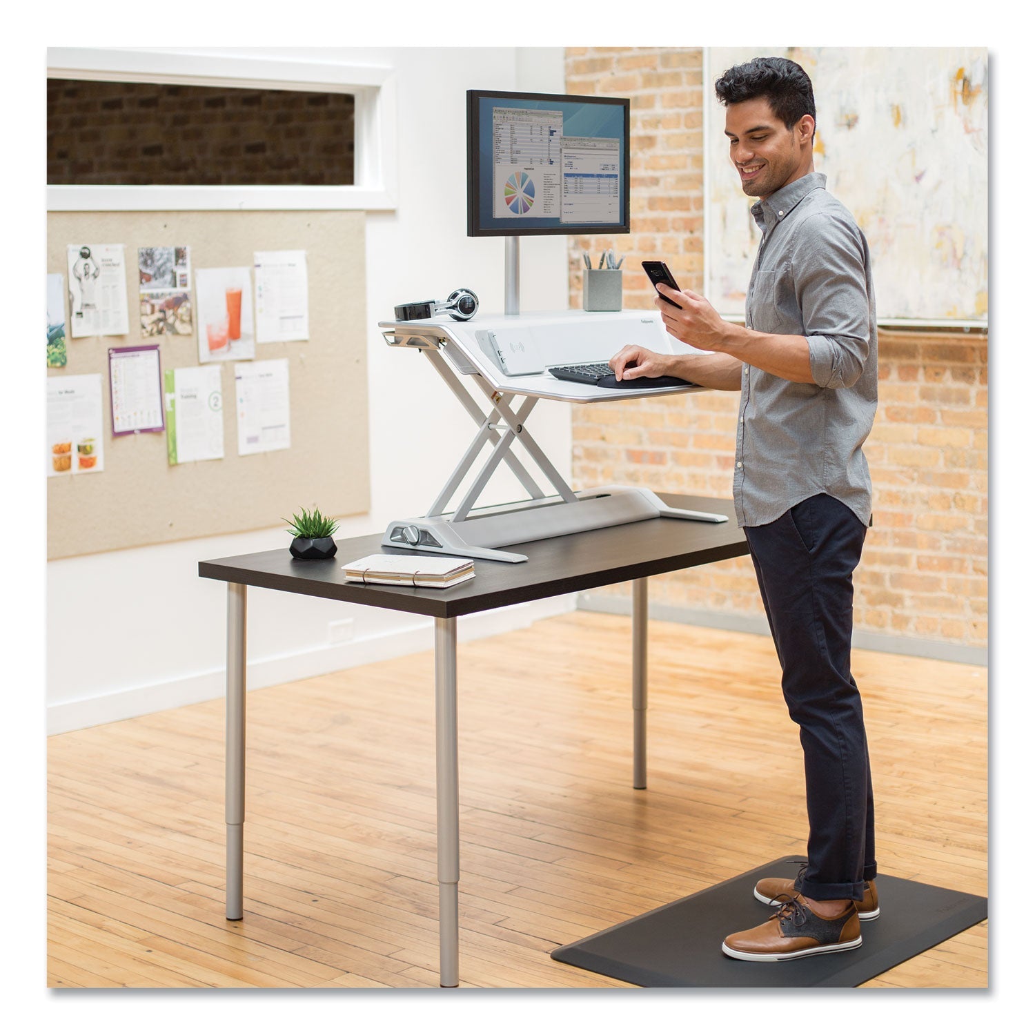 Fellowes® Anti-Fatigue Wellness Mat, Rectangular; Beveled Edges, 36 X 24, Black
