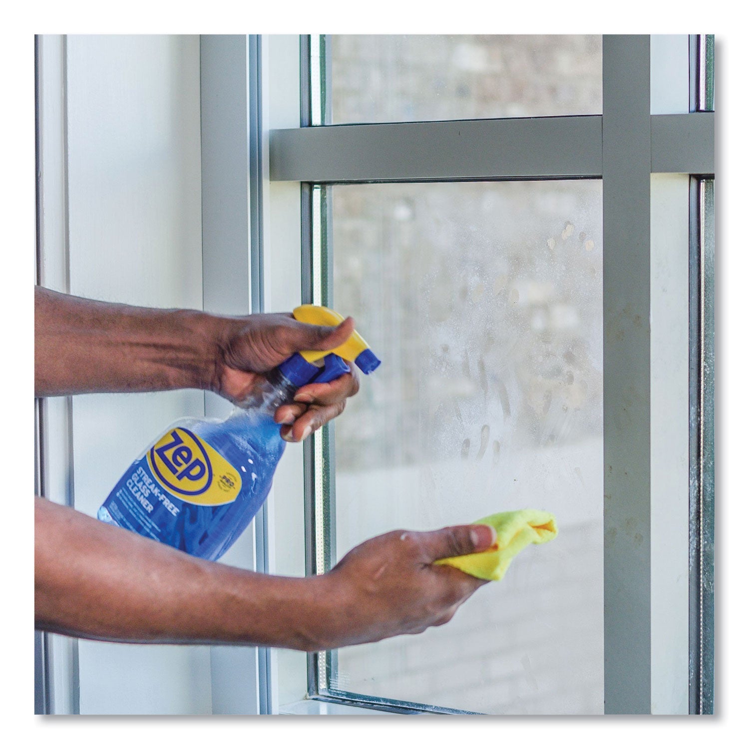 Zep Commercial® Streak-Free Glass Cleaner, Pleasant Scent, 32 Oz Spray Bottle