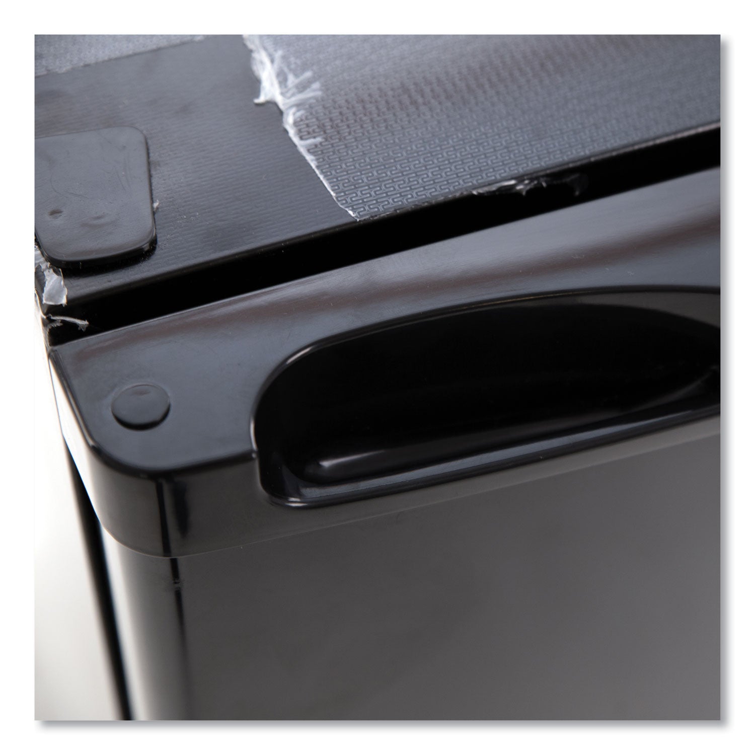 Avanti 4.4 Cu.ft. Auto-Defrost Refrigerator, 19.25 X 22 X 33, Black