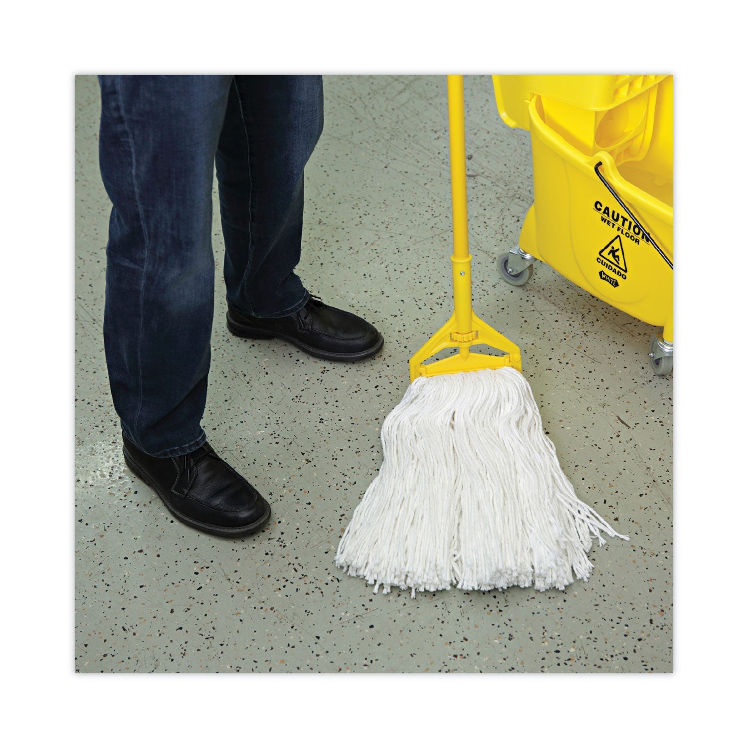 Boardwalk® Cut-End Wet Mop Head, Rayon, No. 32, White