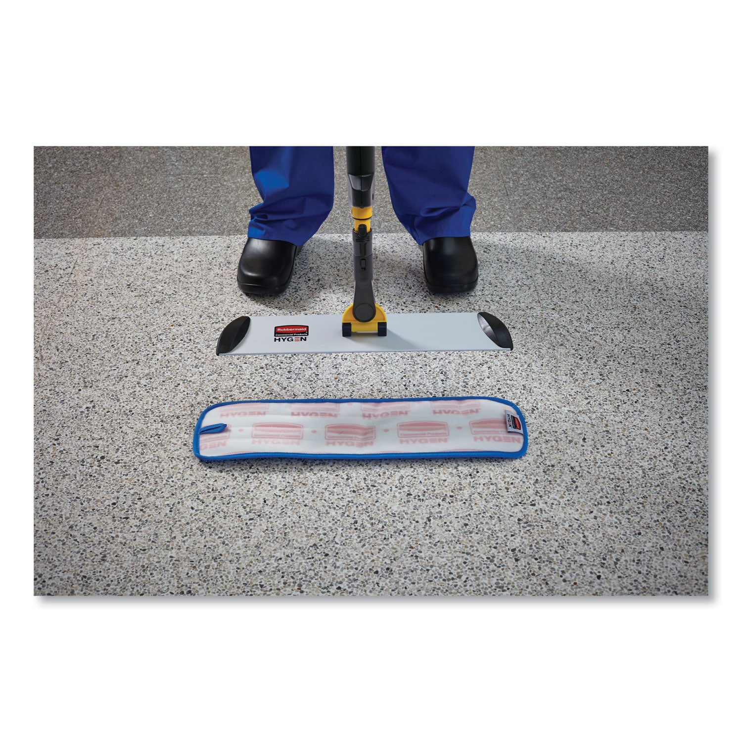 Rubbermaid® Commercial HYGEN™ Pulse Microfiber Spray Mop System, 17" Wide Microfiber Head, 52" Yellow Plastic Handle