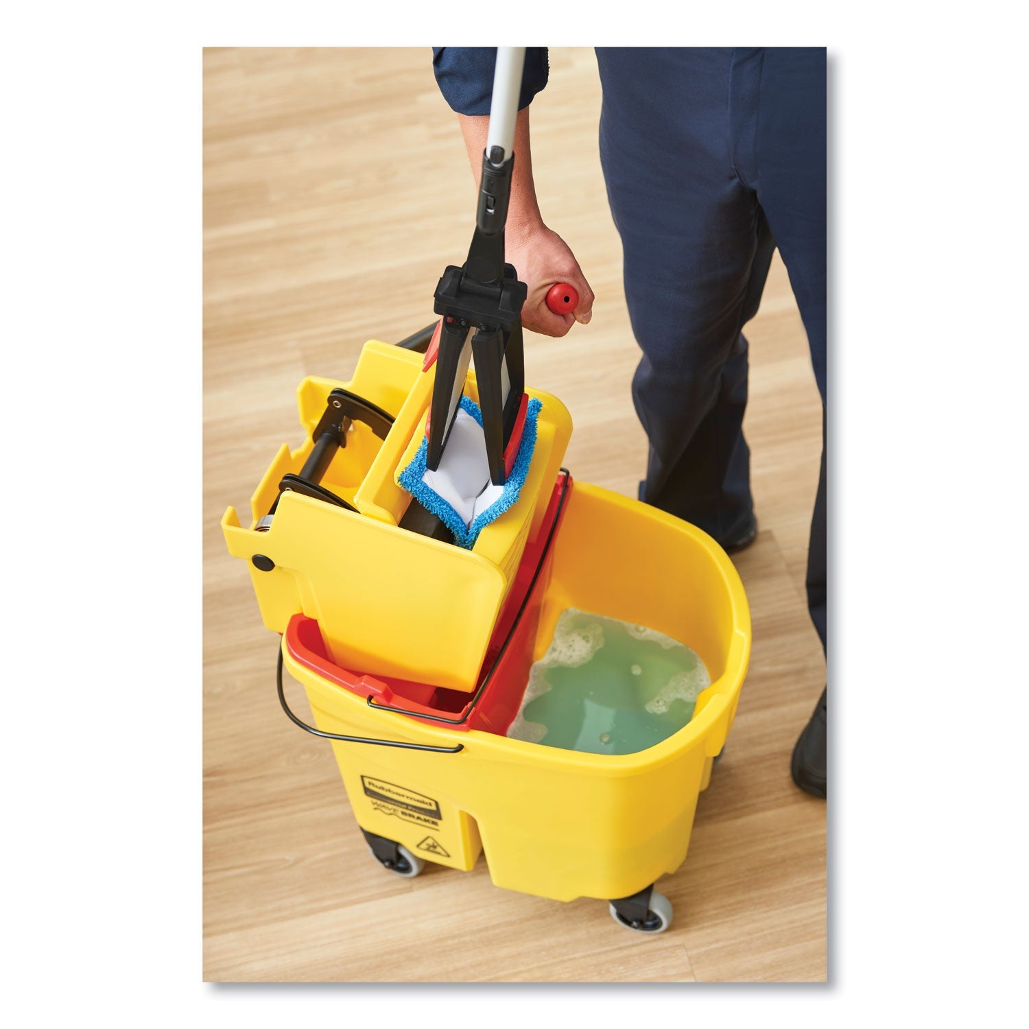 Rubbermaid® Commercial Wavebrake 2.0 Bucket/wringer Combos, Side-Press, 35 Qt, Plastic, Yellow