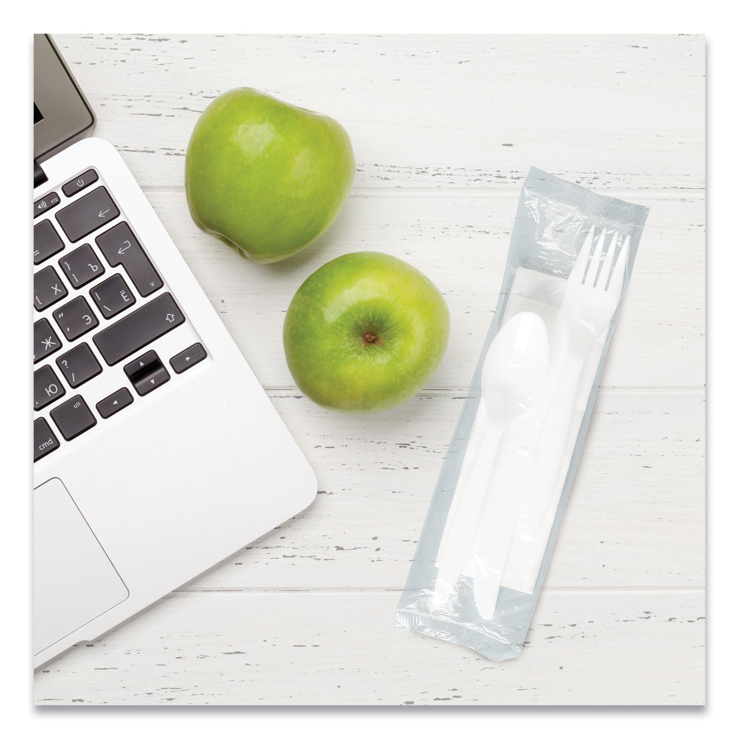 SOLO® Regal Mediumweight Cutlery Kit, Individually Wrapped, Fork/Knife/Napkin/Spoon, Plastic, White, 250/Carton