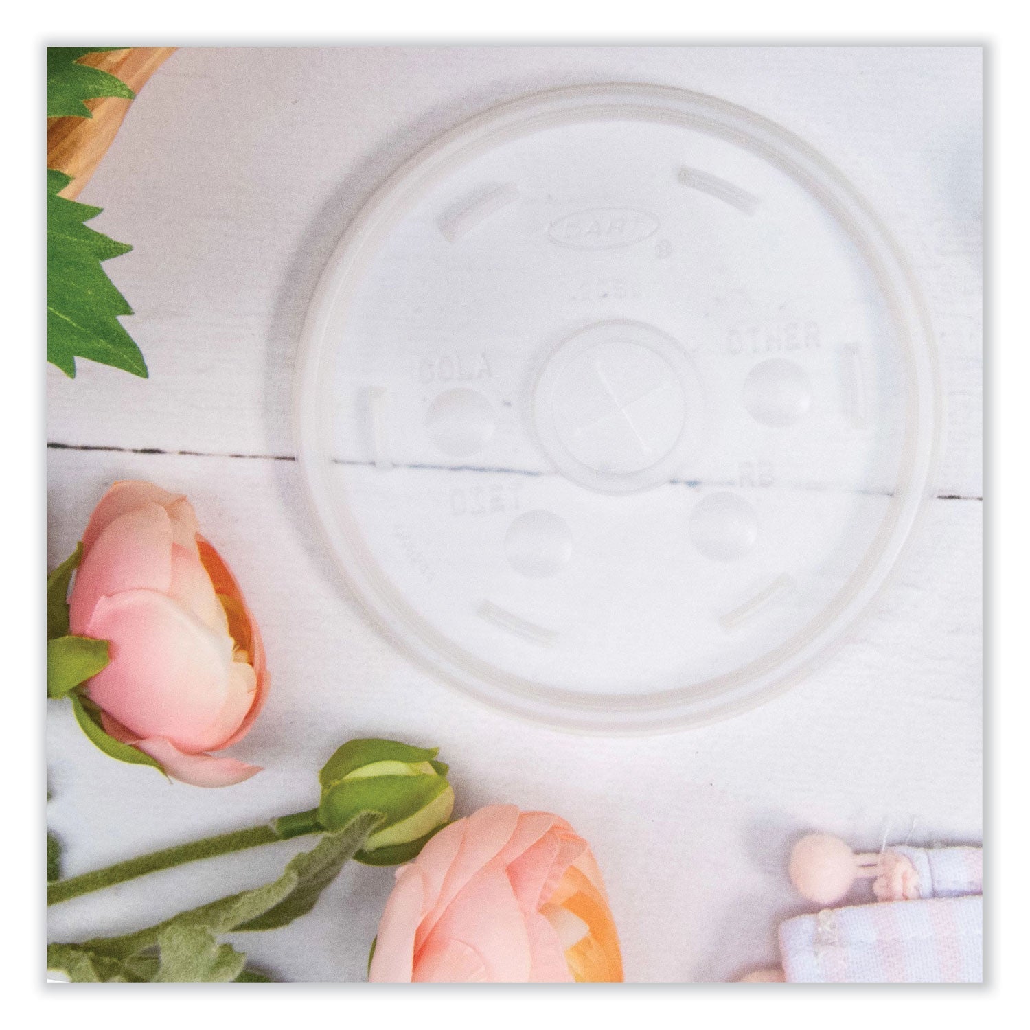 Dart® Cold Cup Lids, Fits 8 oz to 32 oz Cold Cups/Containers, Plastic, Translucent, 100/Sleeve, 10 Sleeves/Carton